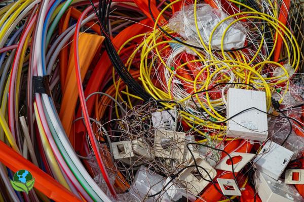 E-Waste und alte Kabel entsorgen